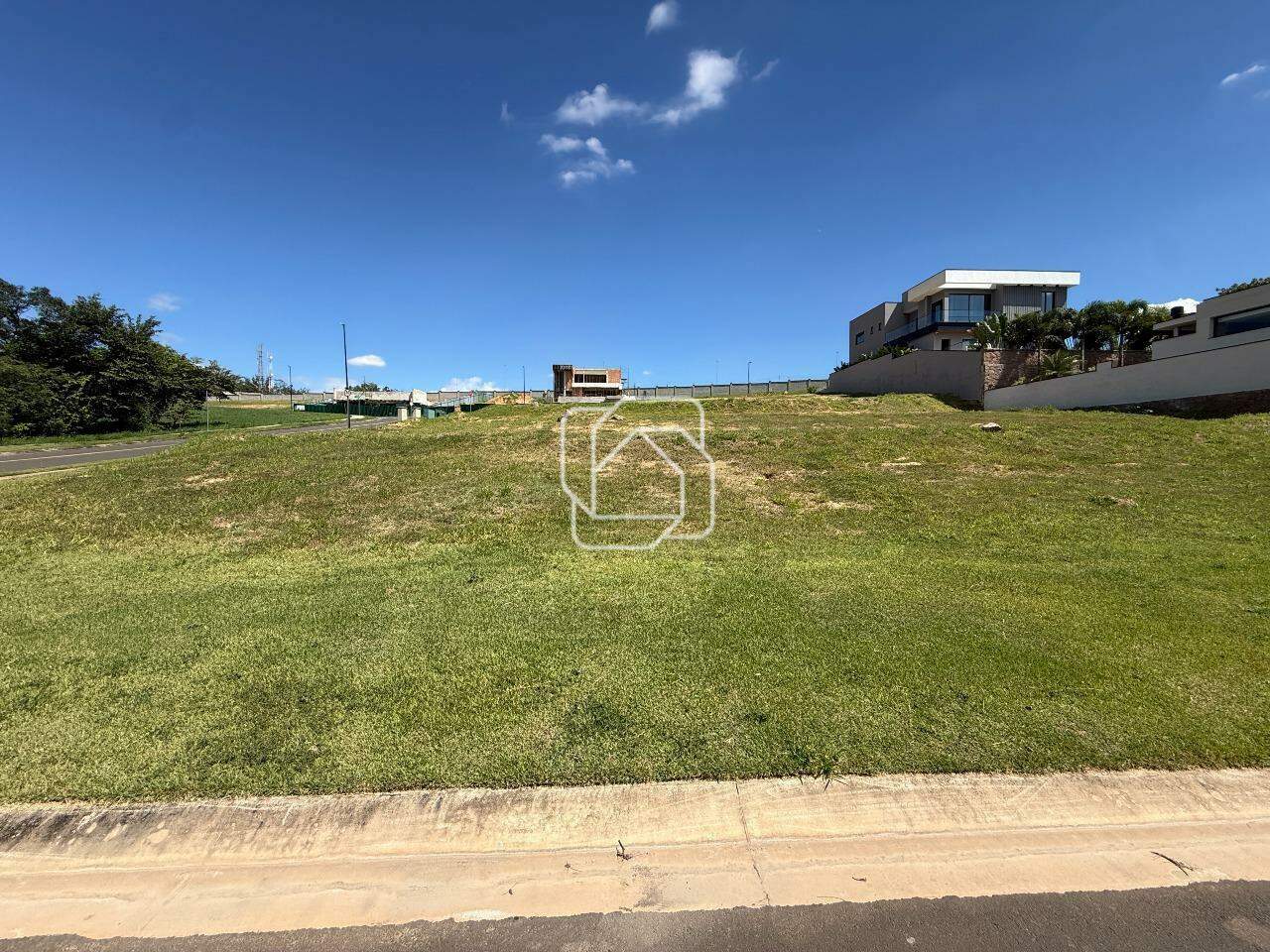 Terreno à venda em Indaiatuba - SP - Parque Villa dos Pinheiros: Visão geral do terreno