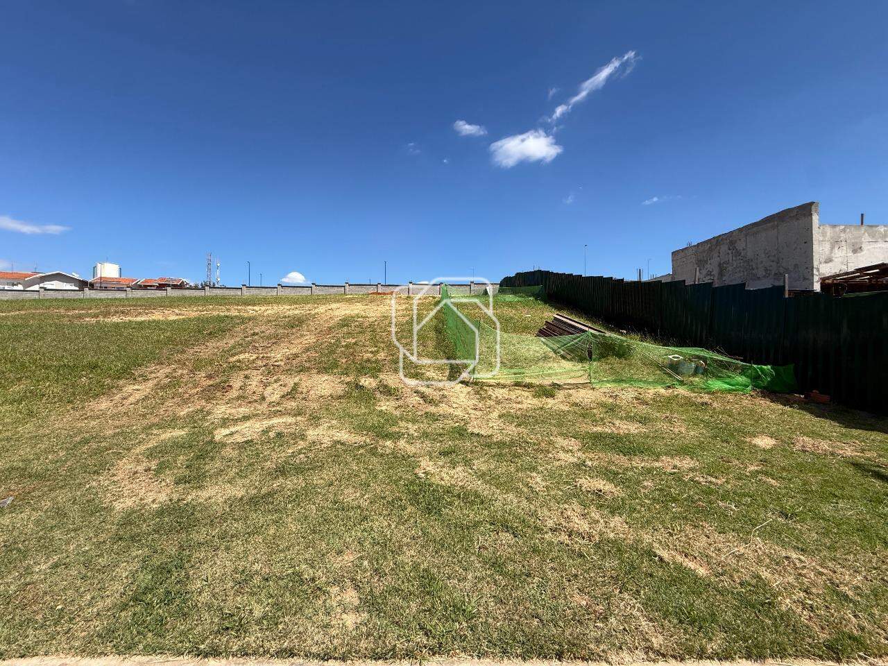Terreno à venda em Indaiatuba - SP - Parque Villa dos Pinheiros: Visão geral do terreno