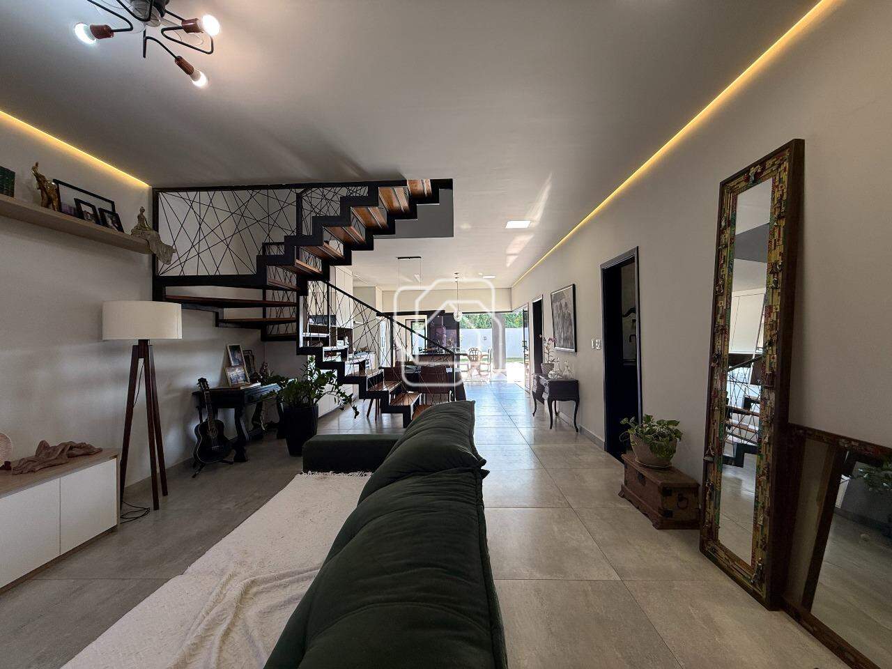 Casa de Condomínio à venda em Indaiatuba - SP - Jardins Di Roma: Sala de estar