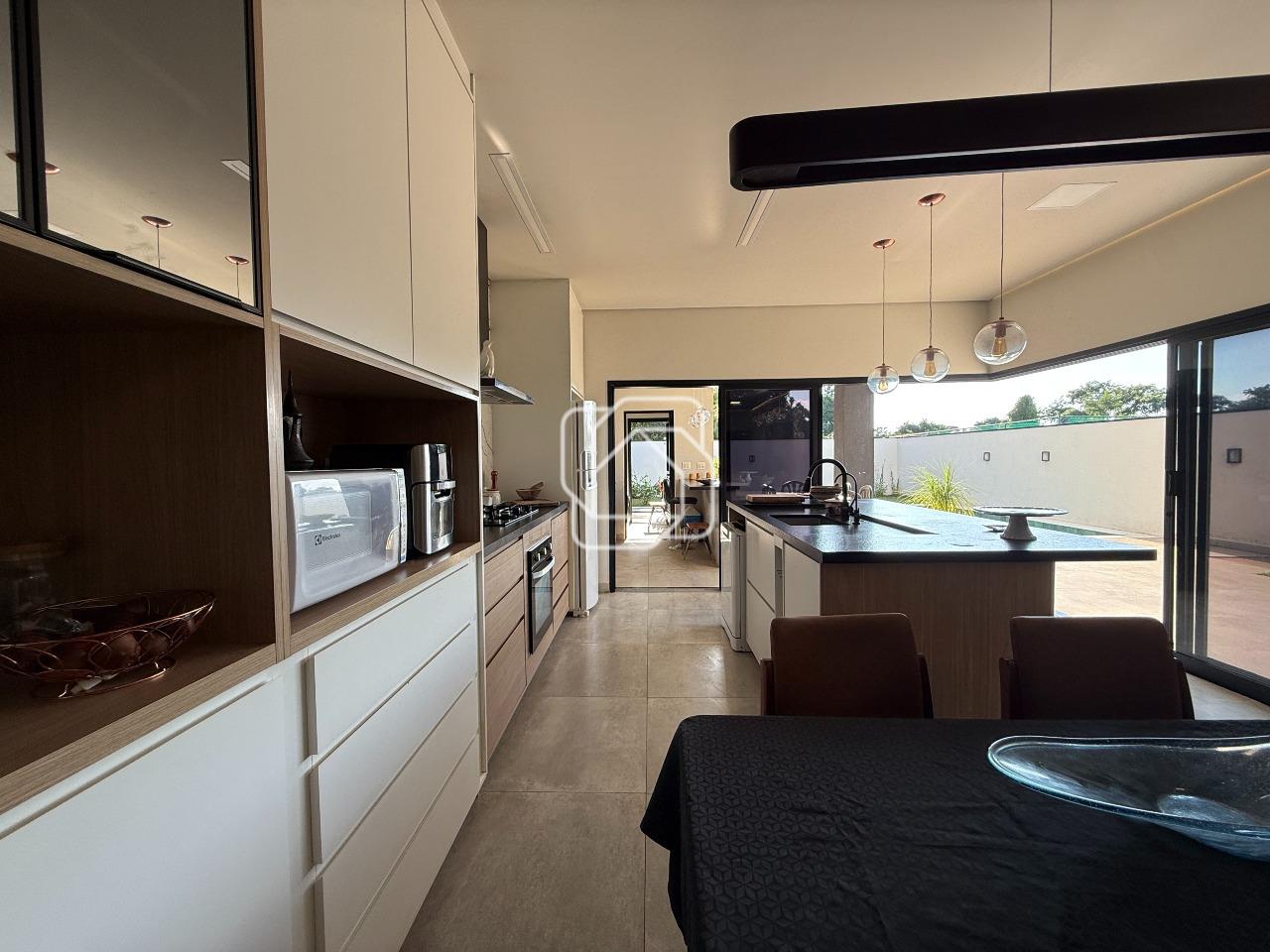 Casa de Condomínio à venda em Indaiatuba - SP - Jardins Di Roma: Cozinha integrada