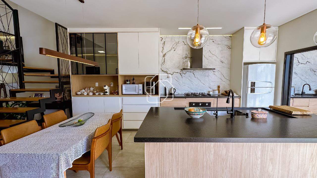 Casa de Condomínio à venda em Indaiatuba - SP - Jardins Di Roma: Cozinha integrada