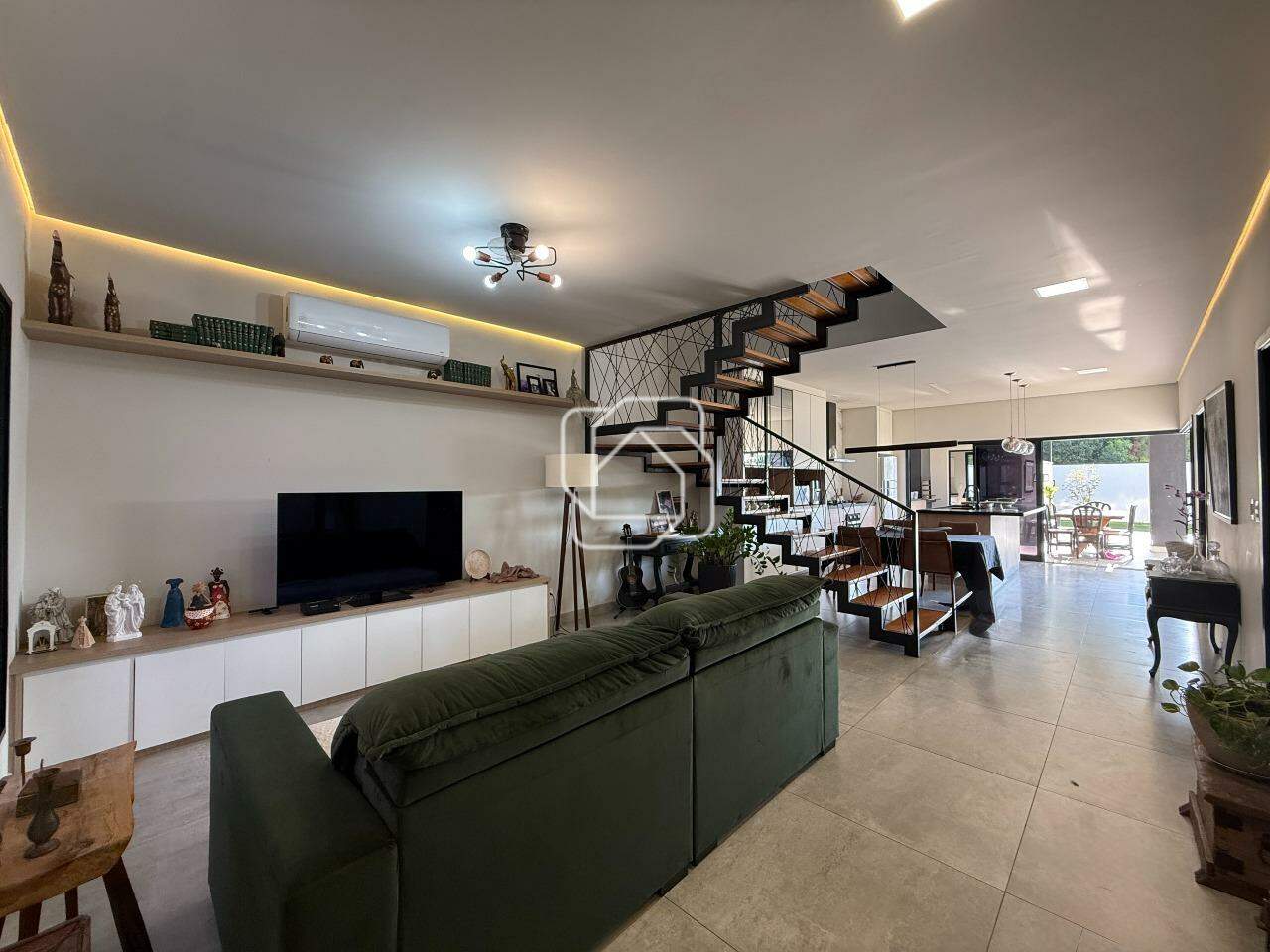 Casa de Condomínio à venda em Indaiatuba - SP - Jardins Di Roma: Sala de estar