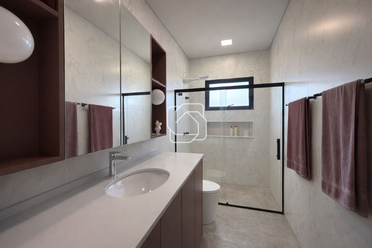 Casa de Condomínio à venda em Indaiatuba - SP - Jardins Di Roma: Banheiro