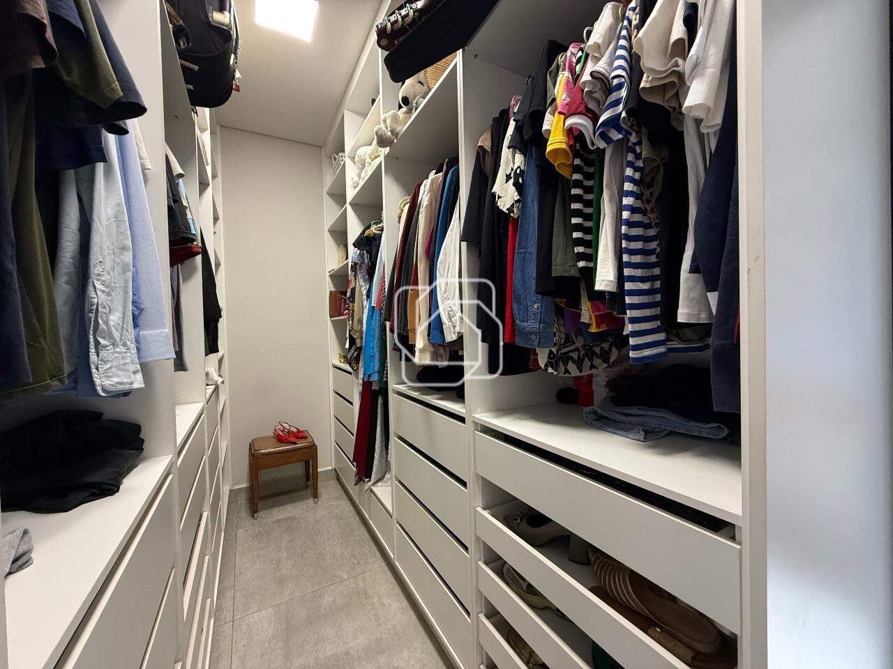 Casa de Condomínio à venda em Indaiatuba - SP - Jardins Di Roma: Closet