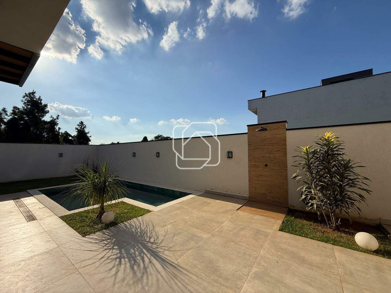 Casa de Condomínio à venda em Indaiatuba - SP - Jardins Di Roma: Área externa