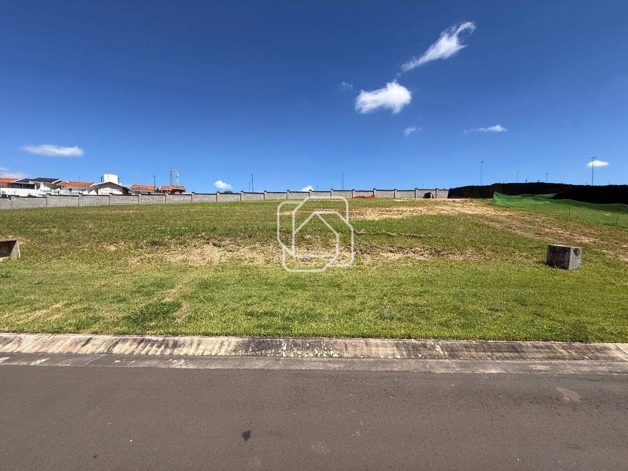 Terreno à venda em Indaiatuba - SP - Parque Villa dos Pinheiros: Visão geral do terreno