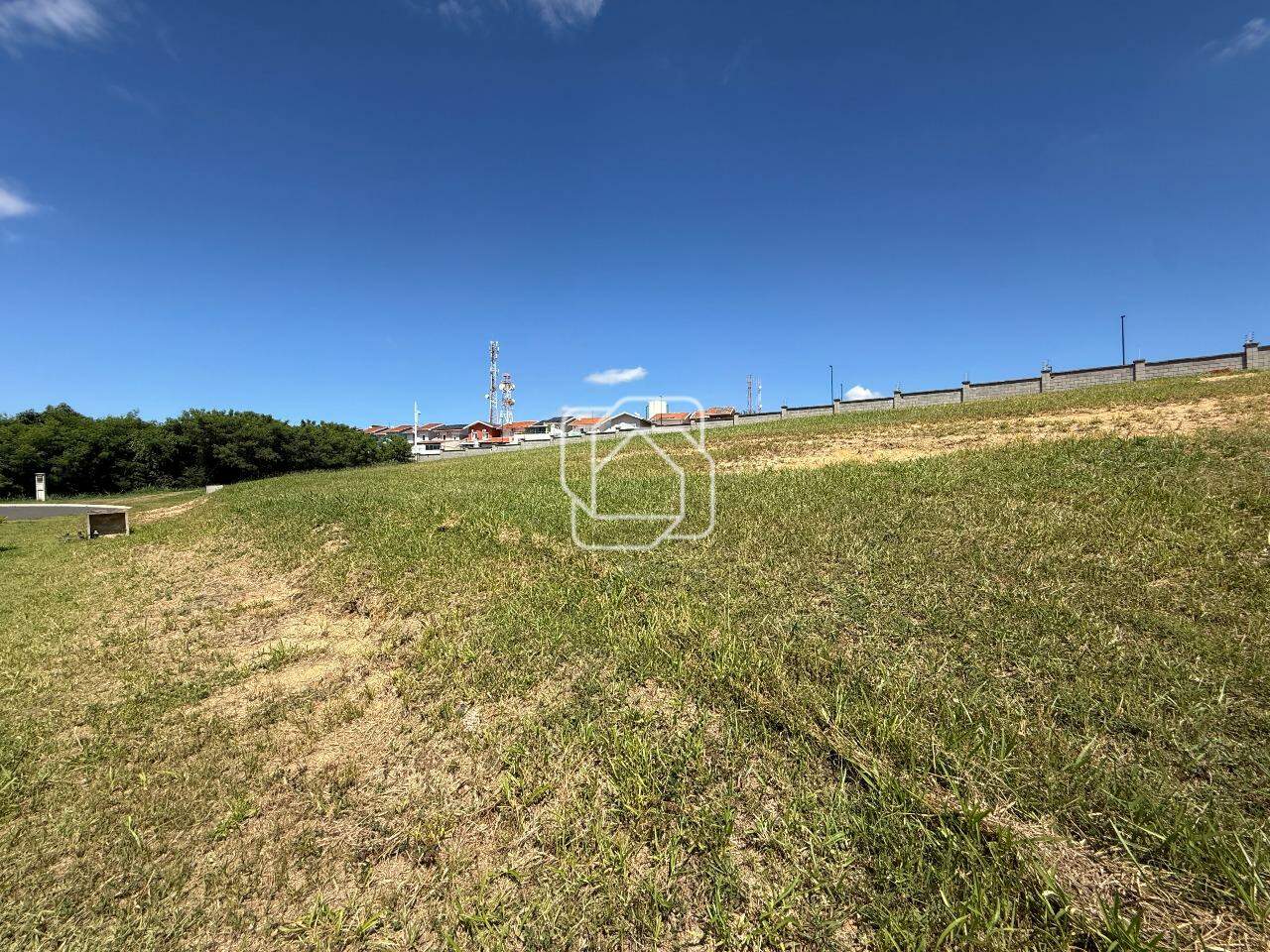 Terreno à venda em Indaiatuba - SP - Parque Villa dos Pinheiros: Visão geral do terreno