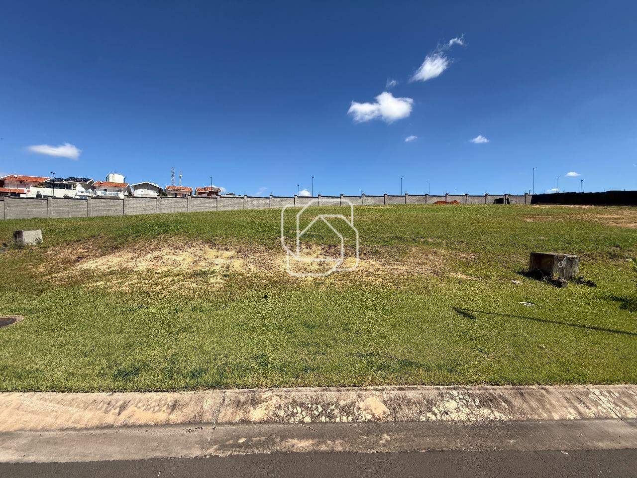 Terreno à venda em Indaiatuba - SP - Parque Villa dos Pinheiros: Visão geral do terreno