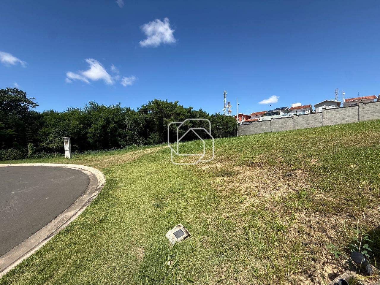 Terreno à venda em Indaiatuba - SP - Parque Villa dos Pinheiros: Visão geral do terreno