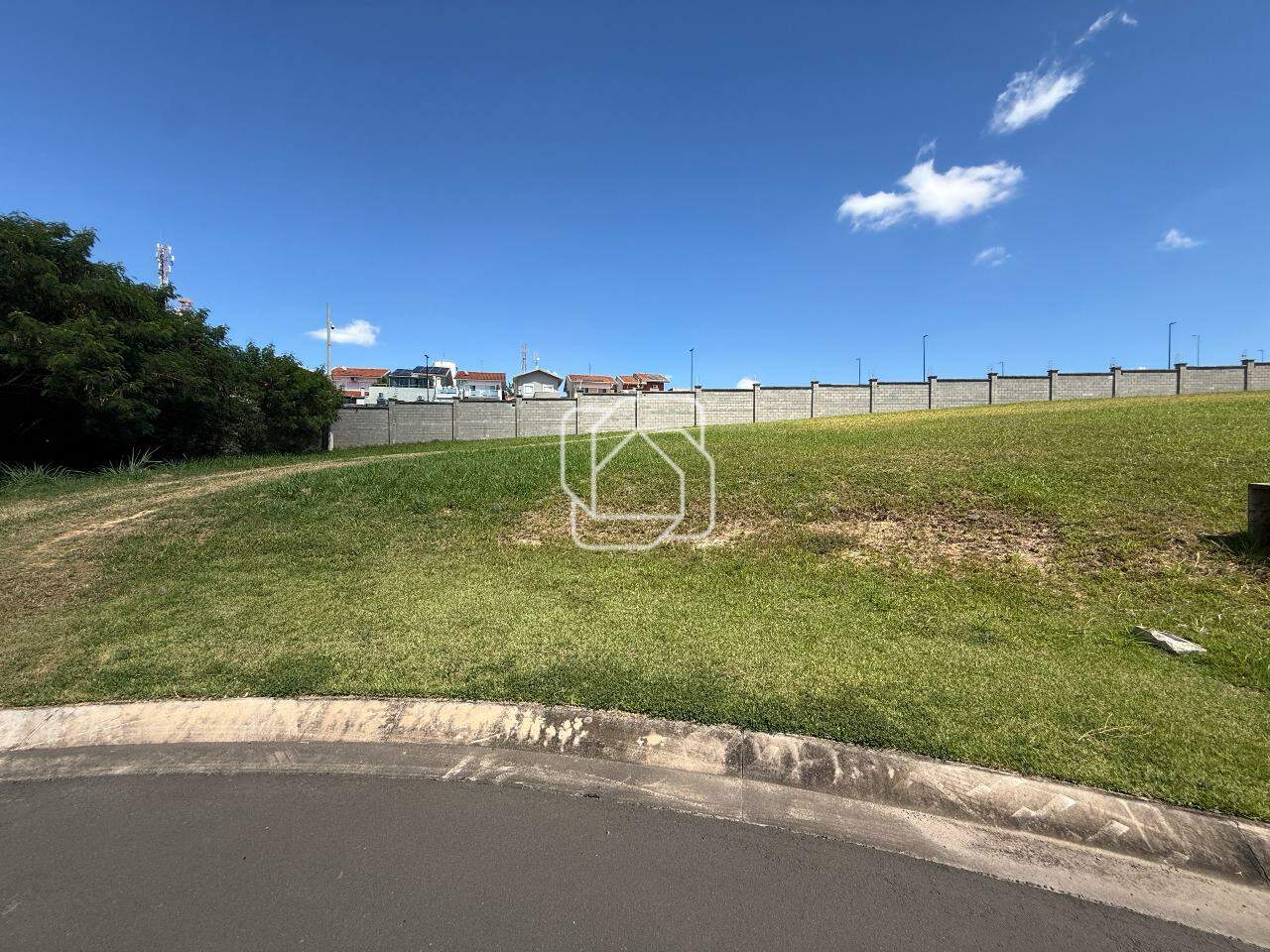 Terreno à venda em Indaiatuba - SP - Parque Villa dos Pinheiros: Visão geral do terreno