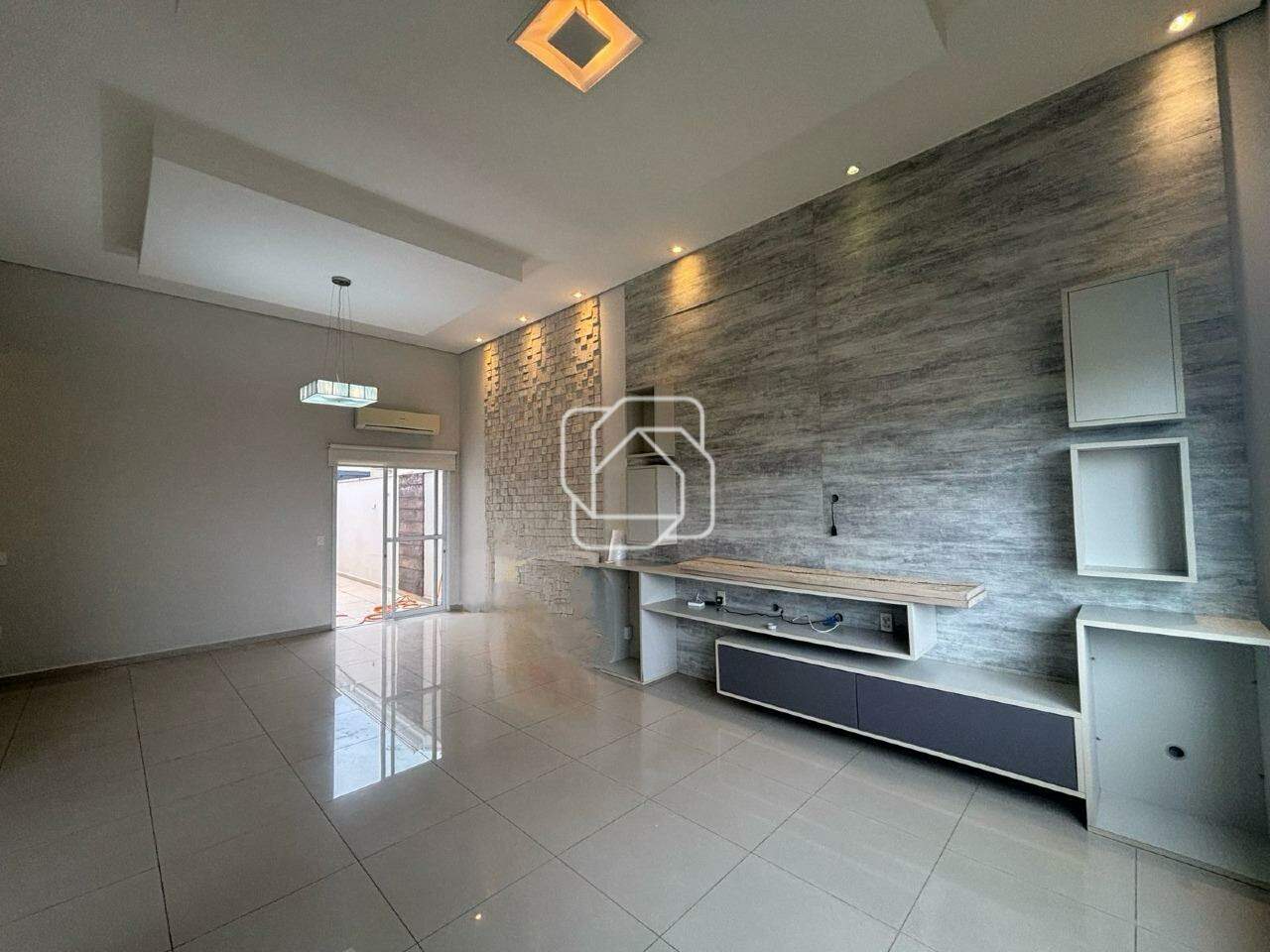 Casa de Condomínio para aluguel em Indaiatuba - SP - Jardim Portal dos Ipês: 
