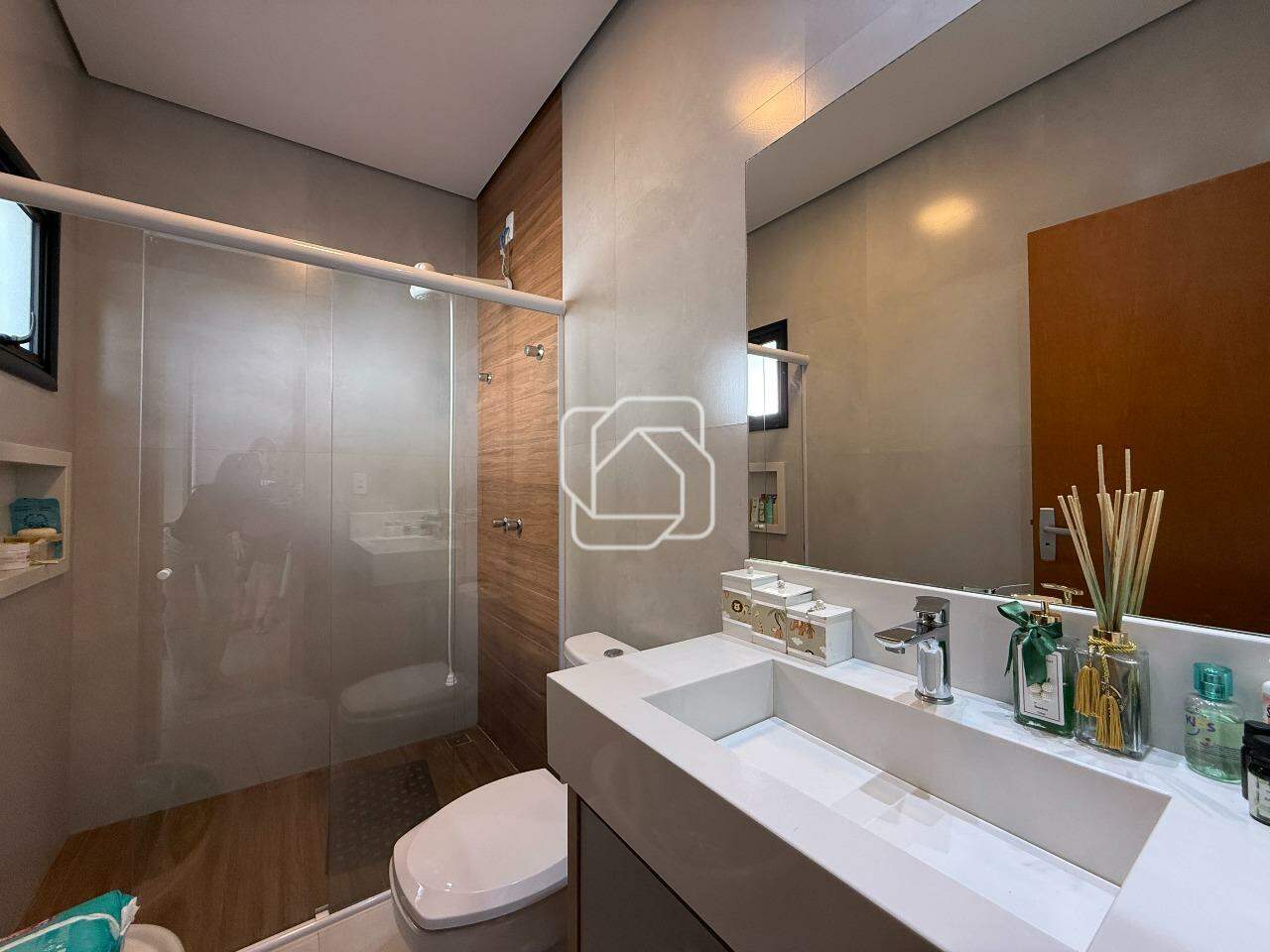 Casa de Condomínio à venda em Indaiatuba - SP - Jardim Residencial Viena: Banheiro