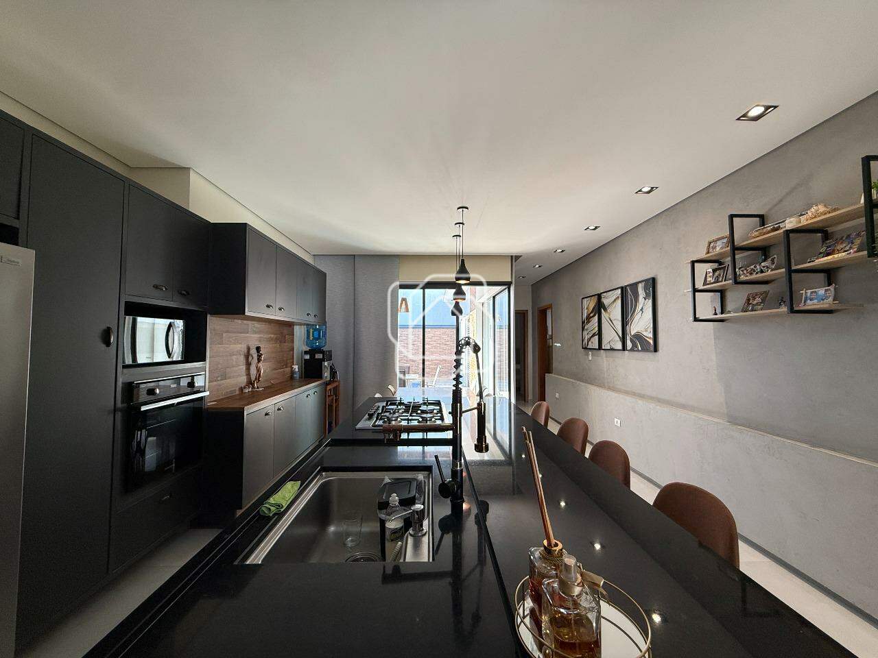 Casa de Condomínio à venda em Indaiatuba - SP - Jardim Residencial Viena: Cozinha integrada