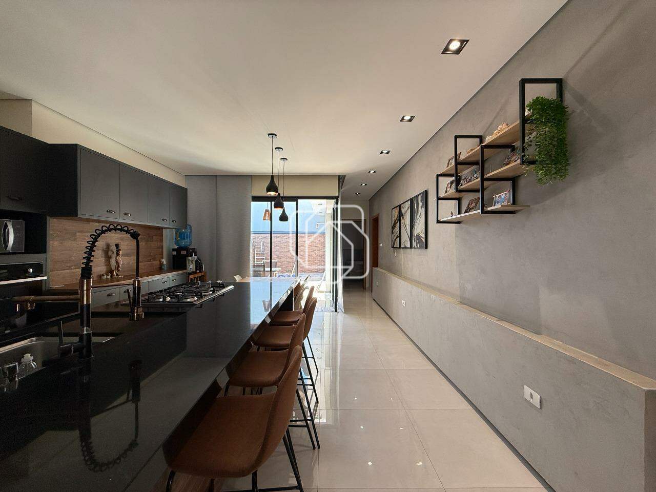 Casa de Condomínio à venda em Indaiatuba - SP - Jardim Residencial Viena: Cozinha integrada