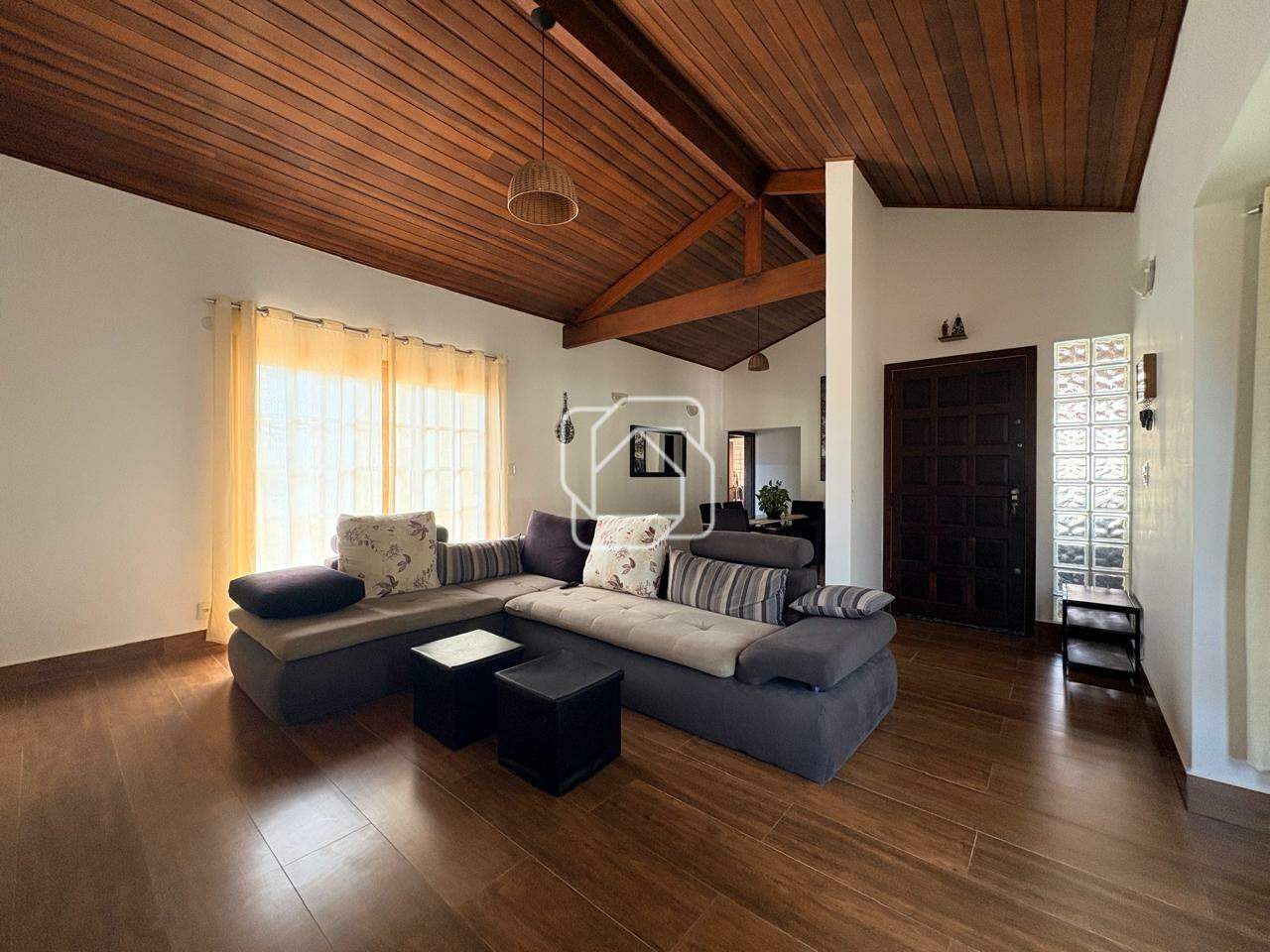 Casa de Condomínio à venda em Indaiatuba - SP - Terras de Itaici: Sala de estar