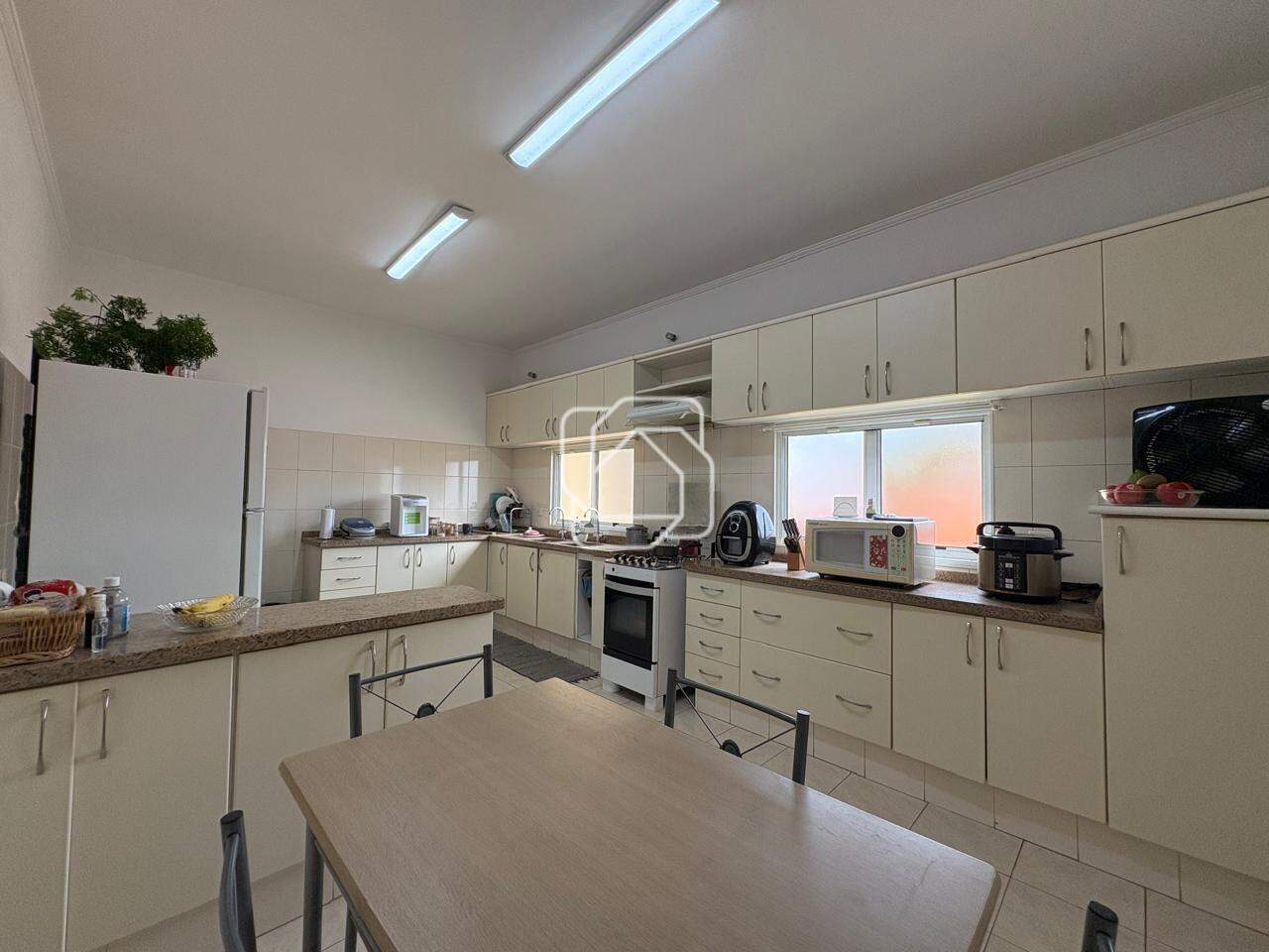 Casa de Condomínio à venda em Indaiatuba - SP - Terras de Itaici: Cozinha