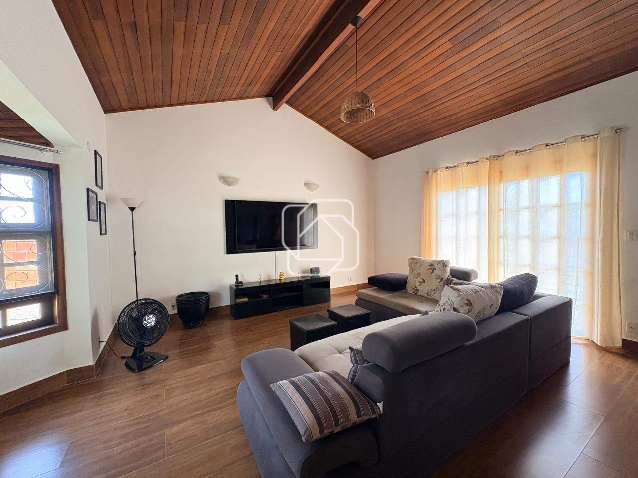 Casa de Condomínio à venda em Indaiatuba - SP - Terras de Itaici: Sala de estar