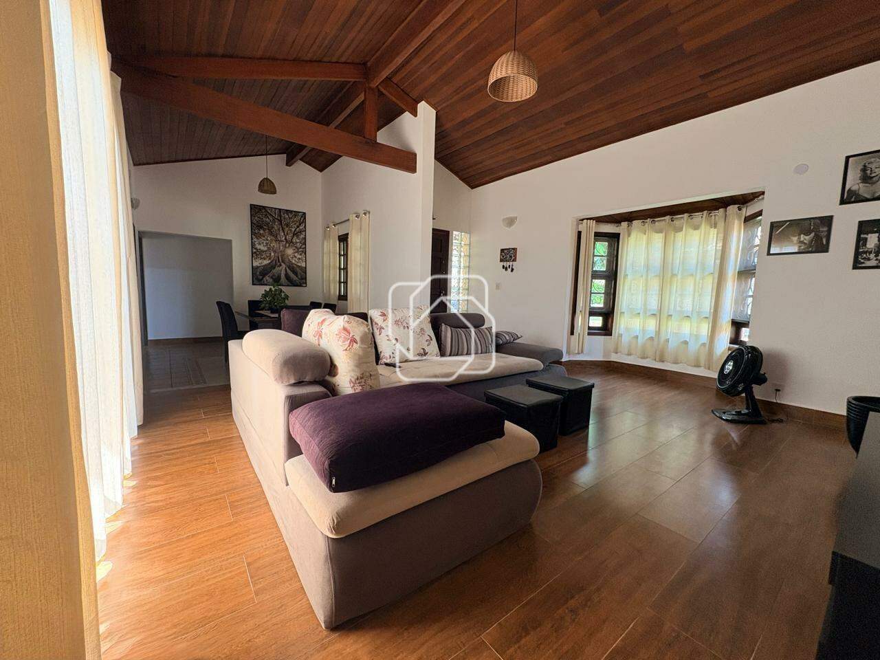 Casa de Condomínio à venda em Indaiatuba - SP - Terras de Itaici: Sala de estar