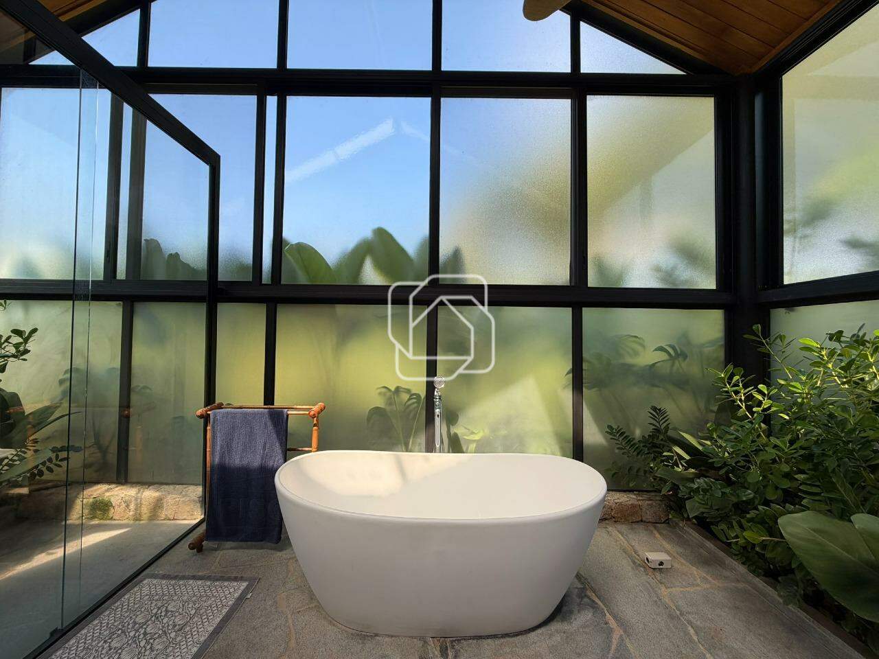 Casa de Condomínio à venda em Monte Mor - SP - Haras Larissa: Banheiro