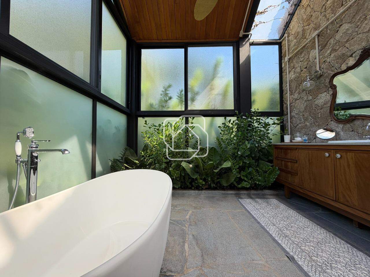 Casa de Condomínio à venda em Monte Mor - SP - Haras Larissa: Banheiro