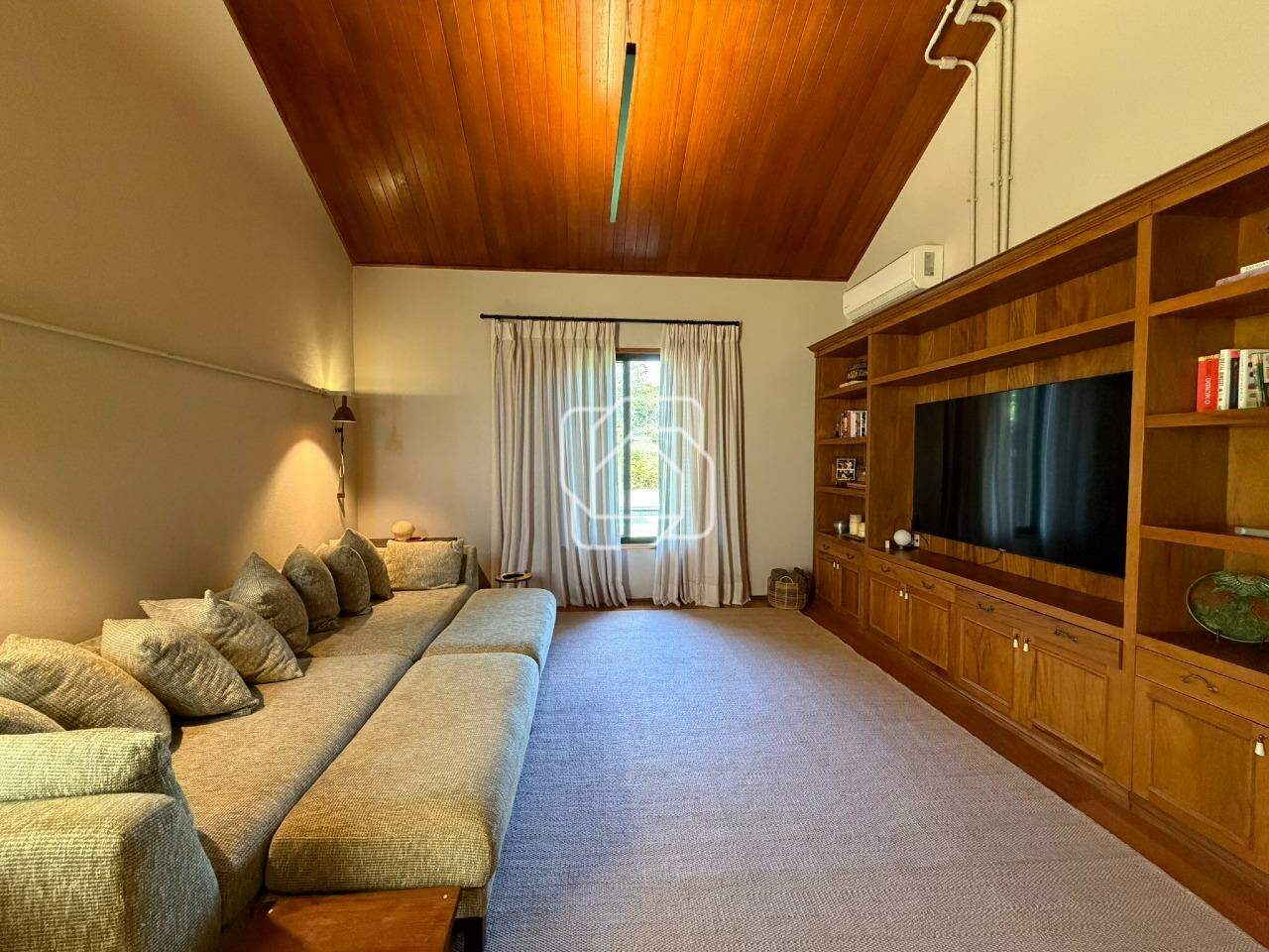 Casa de Condomínio à venda em Monte Mor - SP - Haras Larissa: Sala de TV