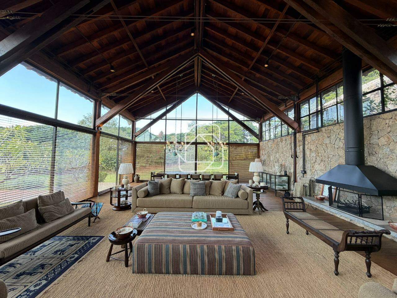 Casa de Condomínio à venda em Monte Mor - SP - Haras Larissa: Sala de estar