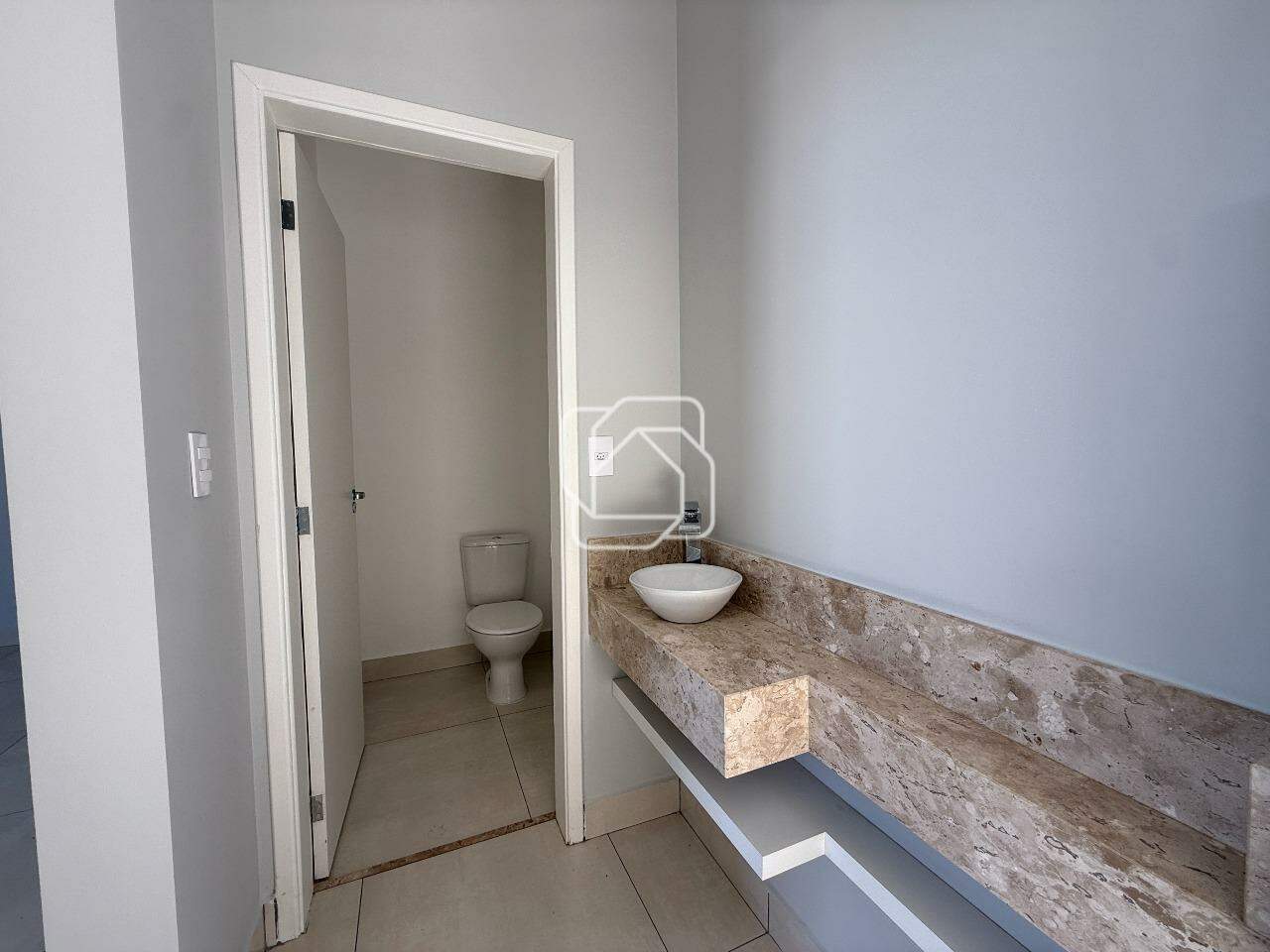 Casa de Condomínio à venda em Indaiatuba - SP - Jardim Residencial Viena: Lavabo