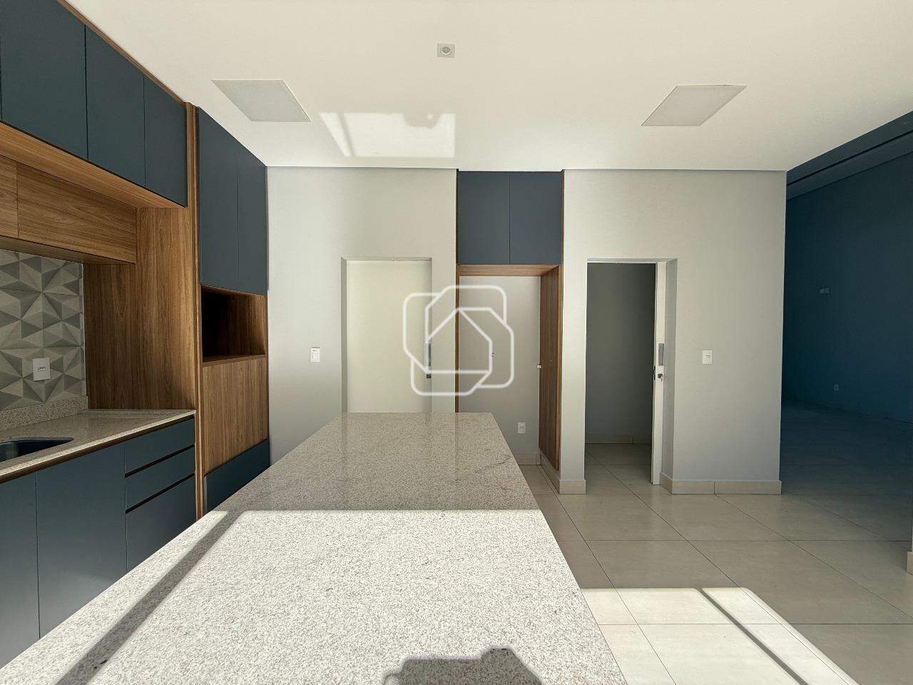 Casa de Condomínio à venda em Indaiatuba - SP - Jardim Residencial Viena: Cozinha integrada