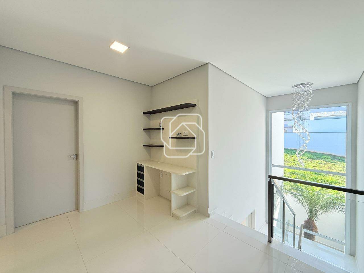 Casa de Condomínio à venda em Indaiatuba - SP - Jardim Residencial Santa Clara: Hall do piso superior