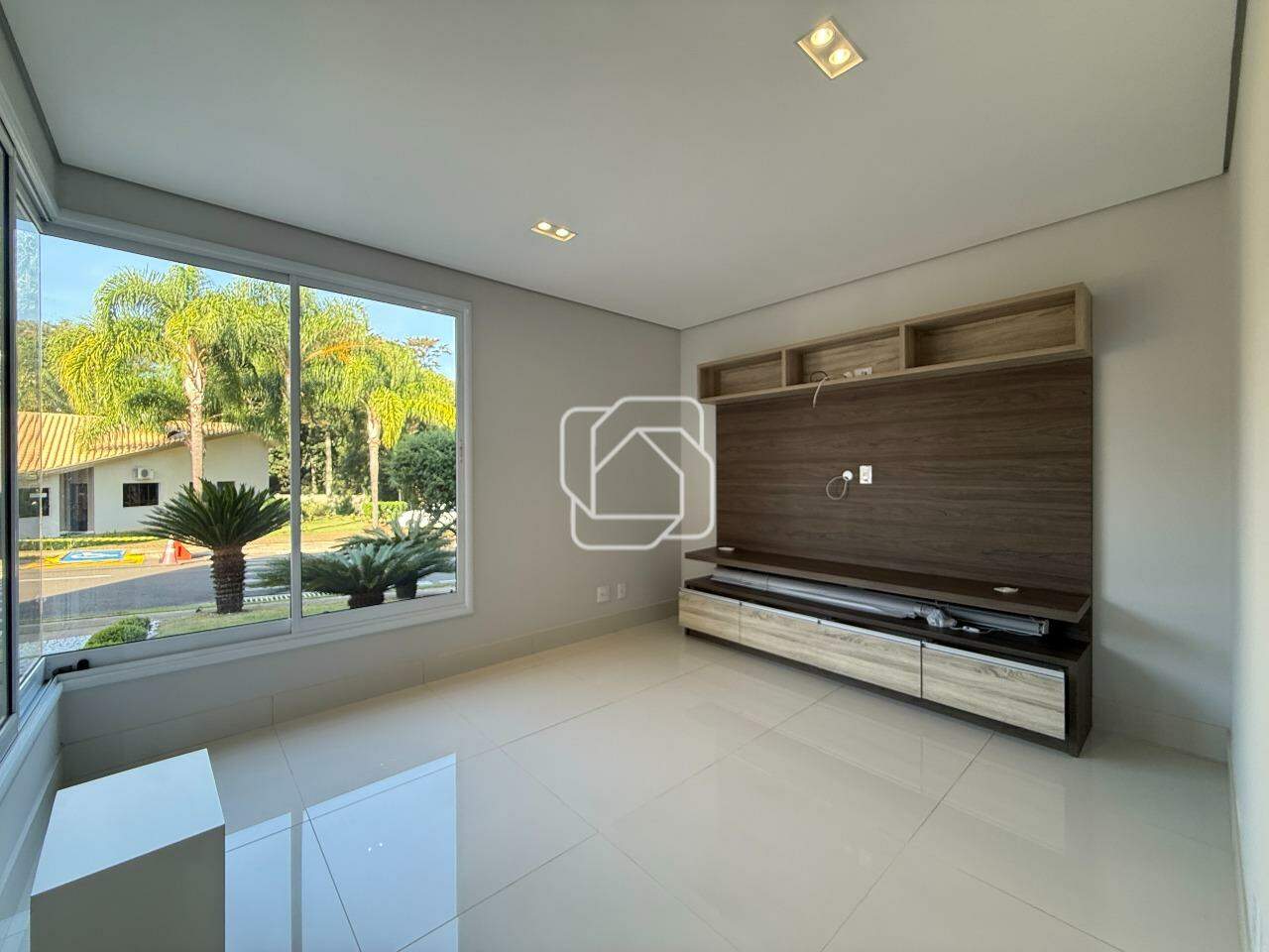 Casa de Condomínio à venda em Indaiatuba - SP - Jardim Residencial Santa Clara: Escritório/Sala de TV