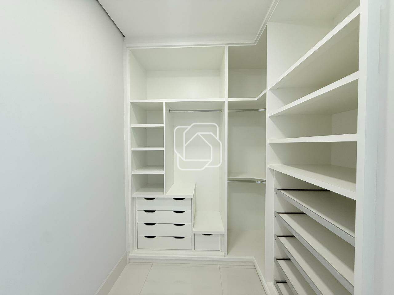 Casa de Condomínio à venda em Indaiatuba - SP - Jardim Residencial Santa Clara: Closet