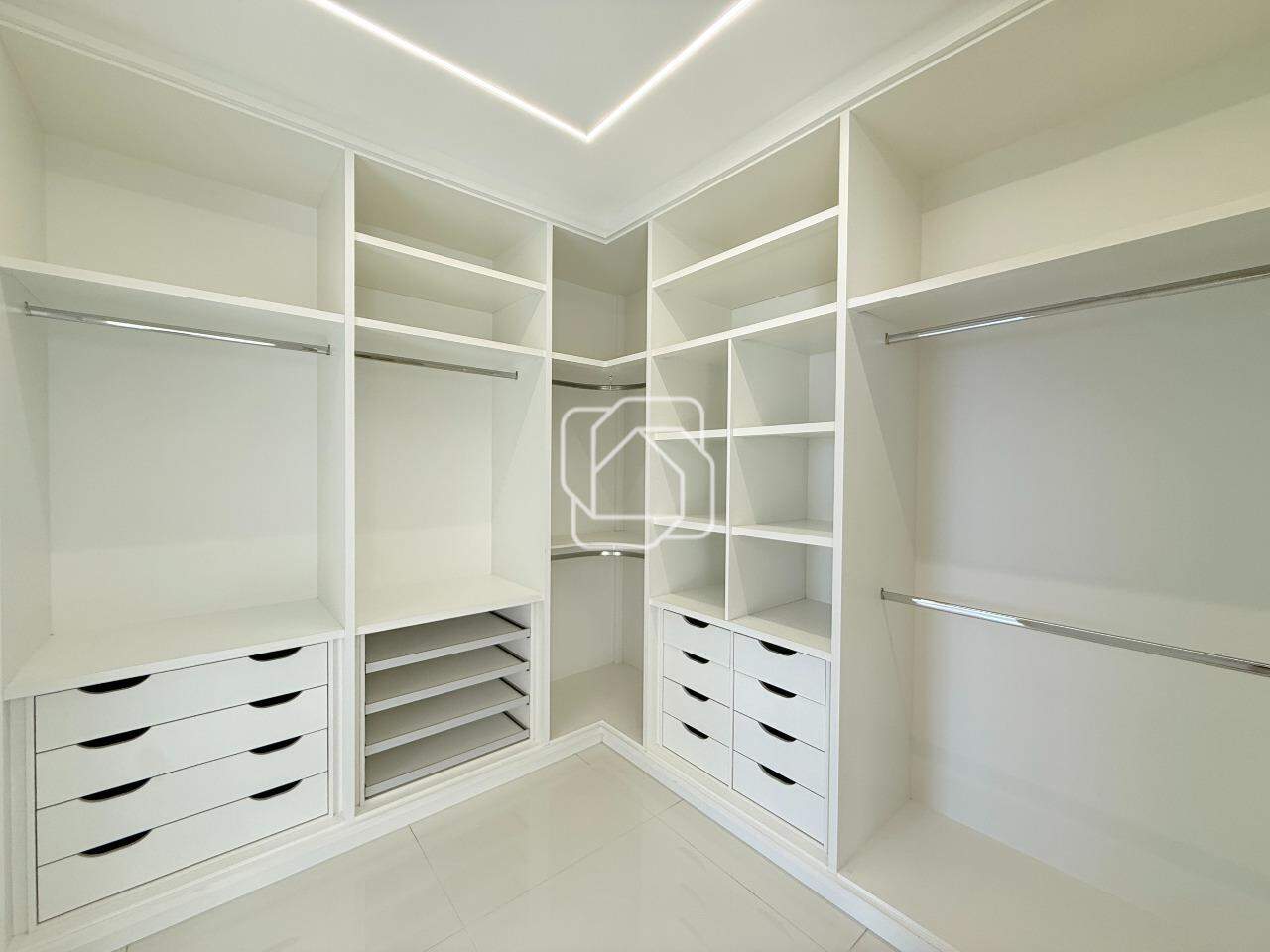 Casa de Condomínio à venda em Indaiatuba - SP - Jardim Residencial Santa Clara: Closet