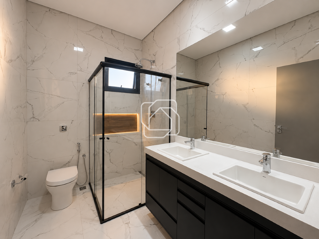 Casa de Condomínio para aluguel em Indaiatuba - SP - Jardim Vila Paradiso: Banheiro Suite