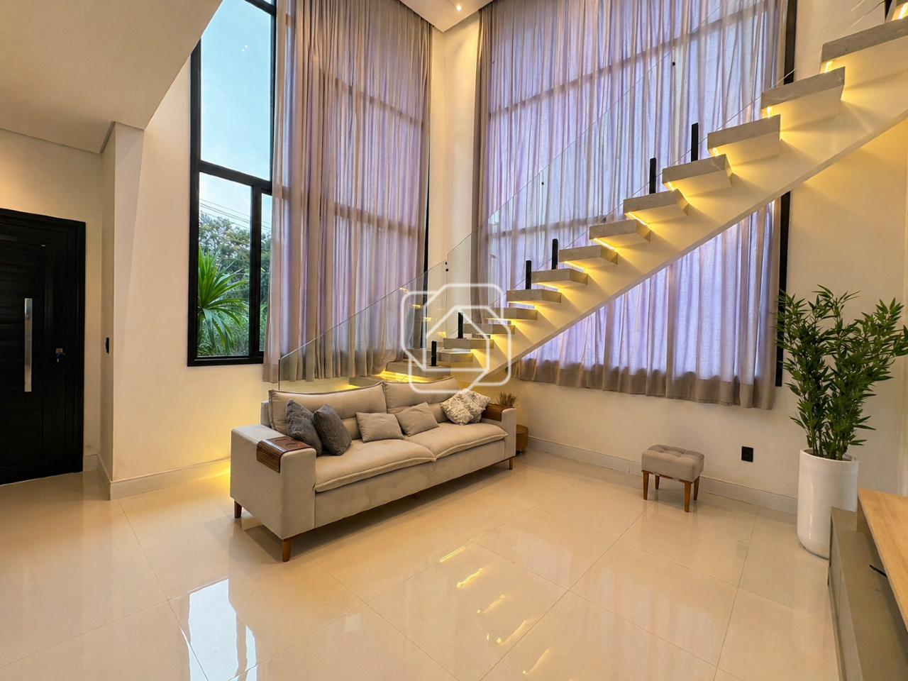 Casa de Condomínio à venda em Indaiatuba - SP - Jardim Laguna: Sala de estar