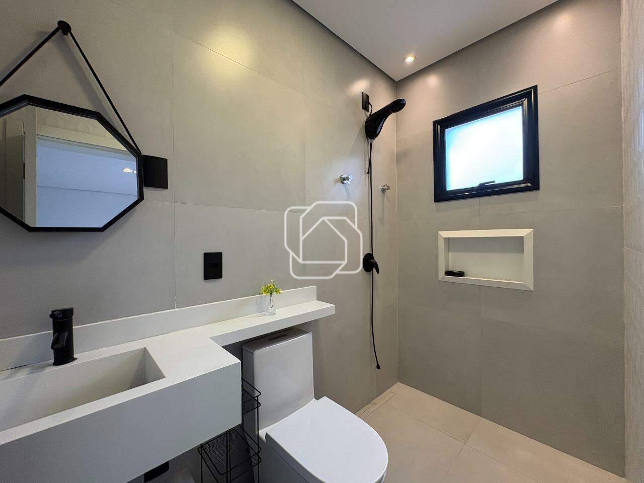 Casa de Condomínio à venda em Indaiatuba - SP - Jardim Laguna: Banheiro