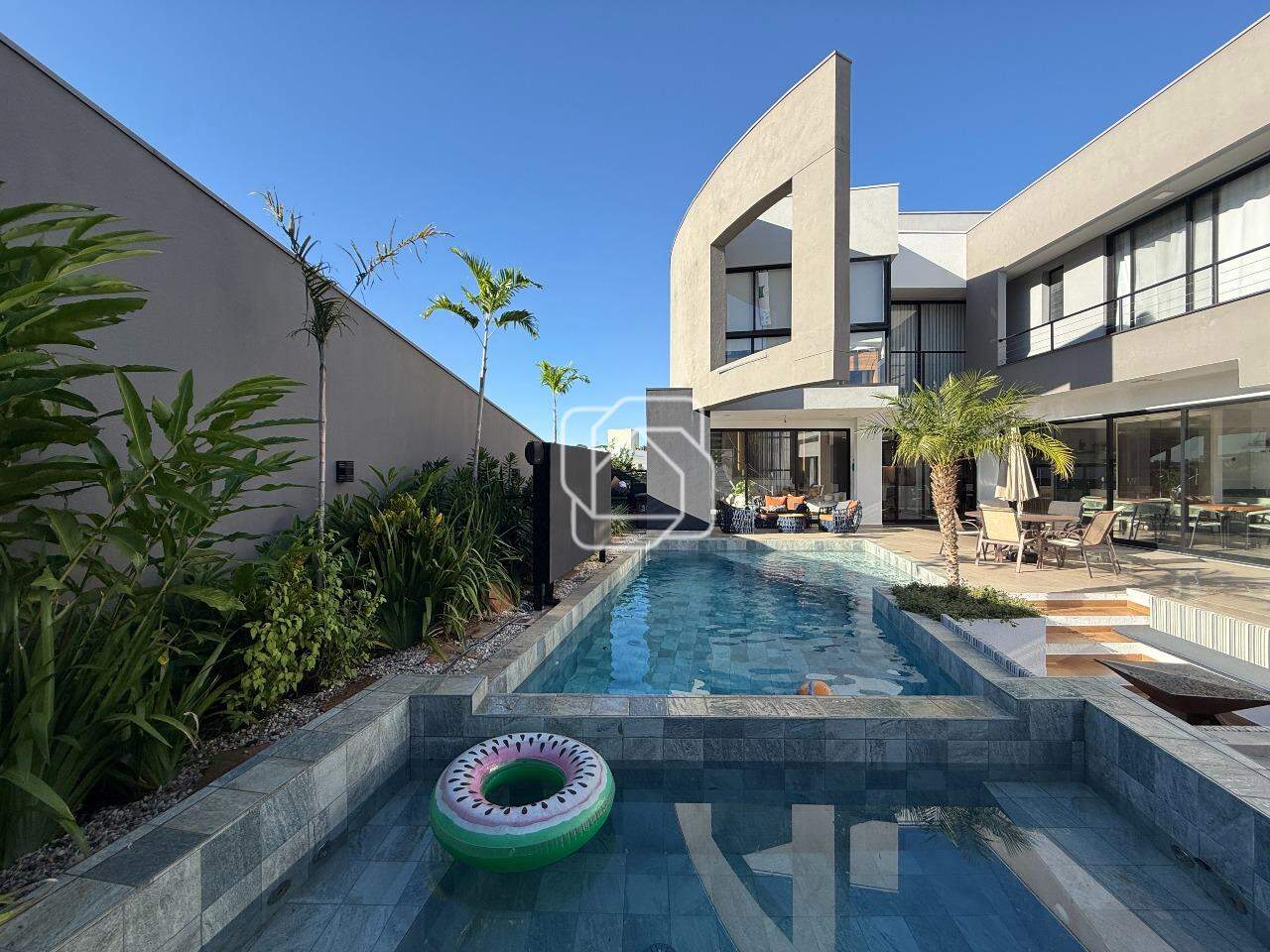 Casa de Condomínio à venda em Indaiatuba - SP - Parque Villa dos Pinheiros: piscina