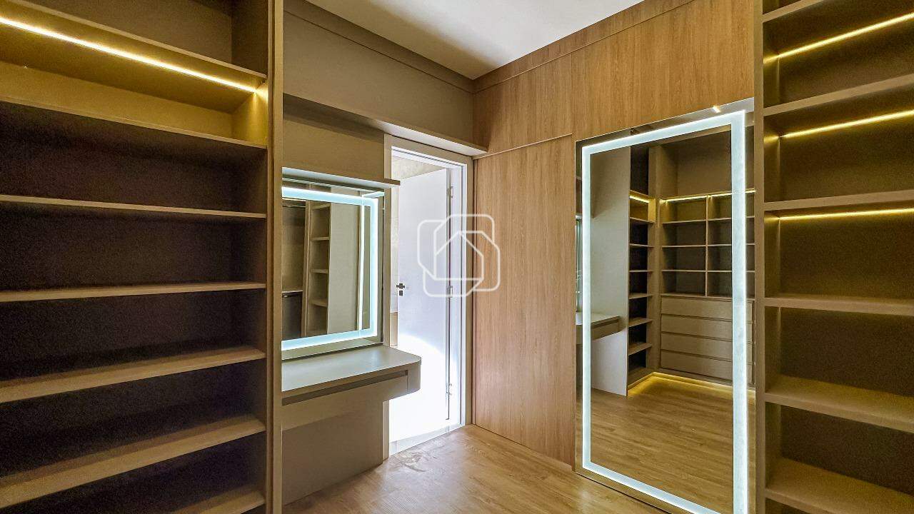 Casa de Condomínio à venda em Indaiatuba - SP - Parque Villa dos Pinheiros: Closet