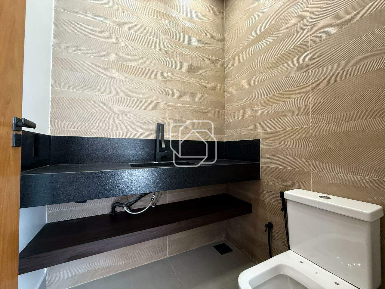 Casa de Condomínio à venda em Itu - SP - Loteamento Residencial Una: Lavabo
