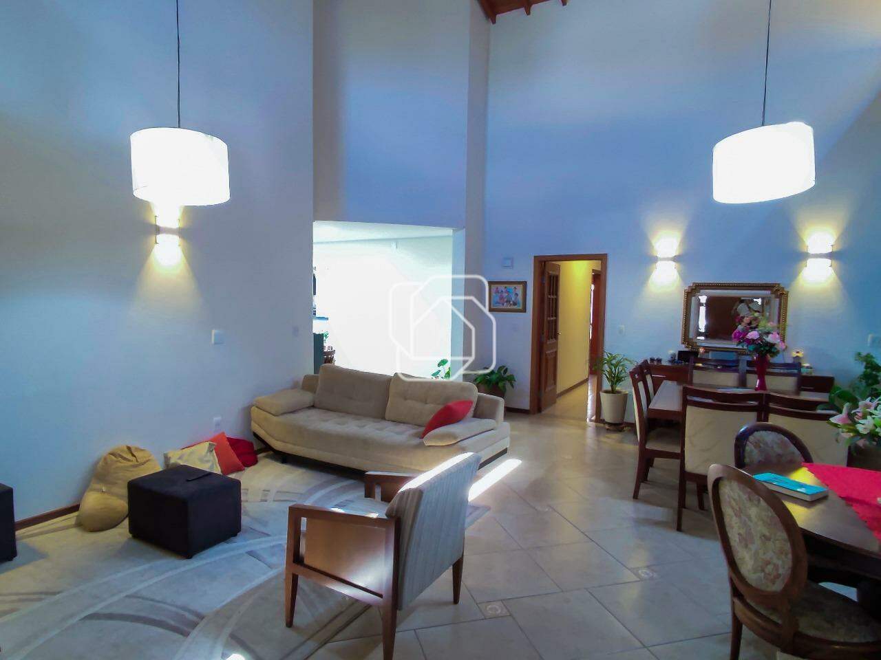 Casa de Condomínio para aluguel em Indaiatuba - SP - Jardim Residencial Santa Clara: Ambientes integrados
