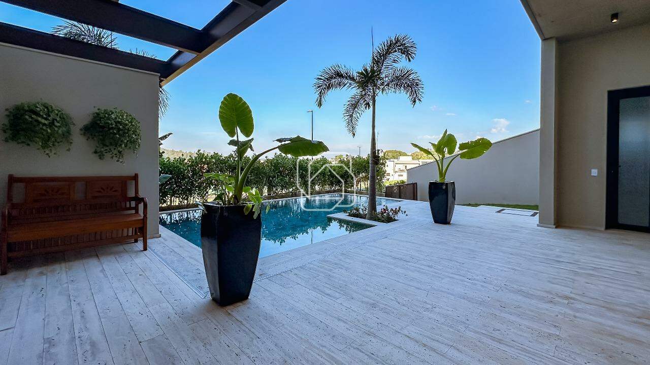 Casa de Condomínio à venda em Indaiatuba - SP - Parque Villa dos Pinheiros: Área da piscina