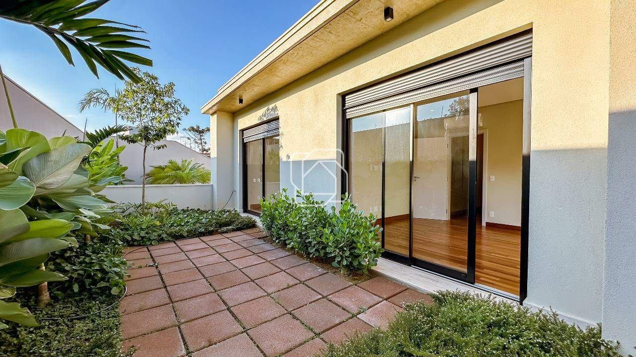 Casa de Condomínio à venda em Indaiatuba - SP - Parque Villa dos Pinheiros: Área externa