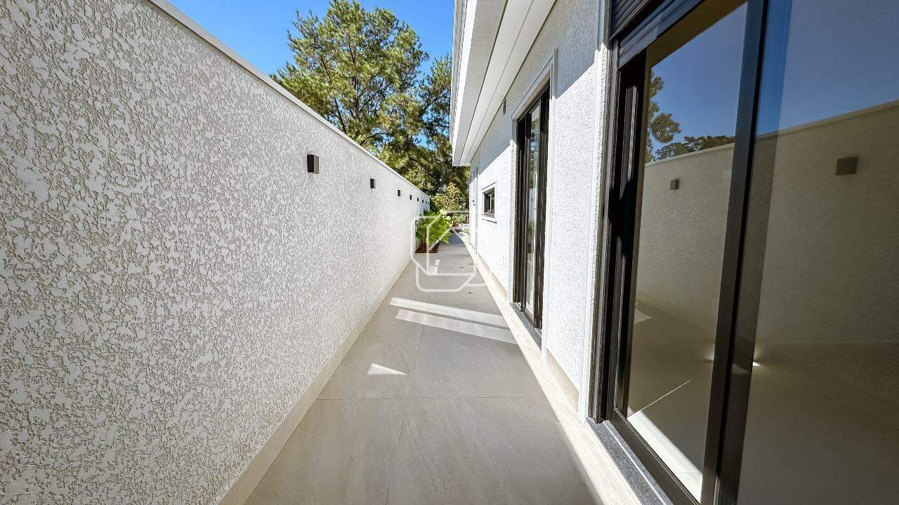 Casa de Condomínio à venda em Indaiatuba - SP - Jardim Villa Sapezal: Corredor