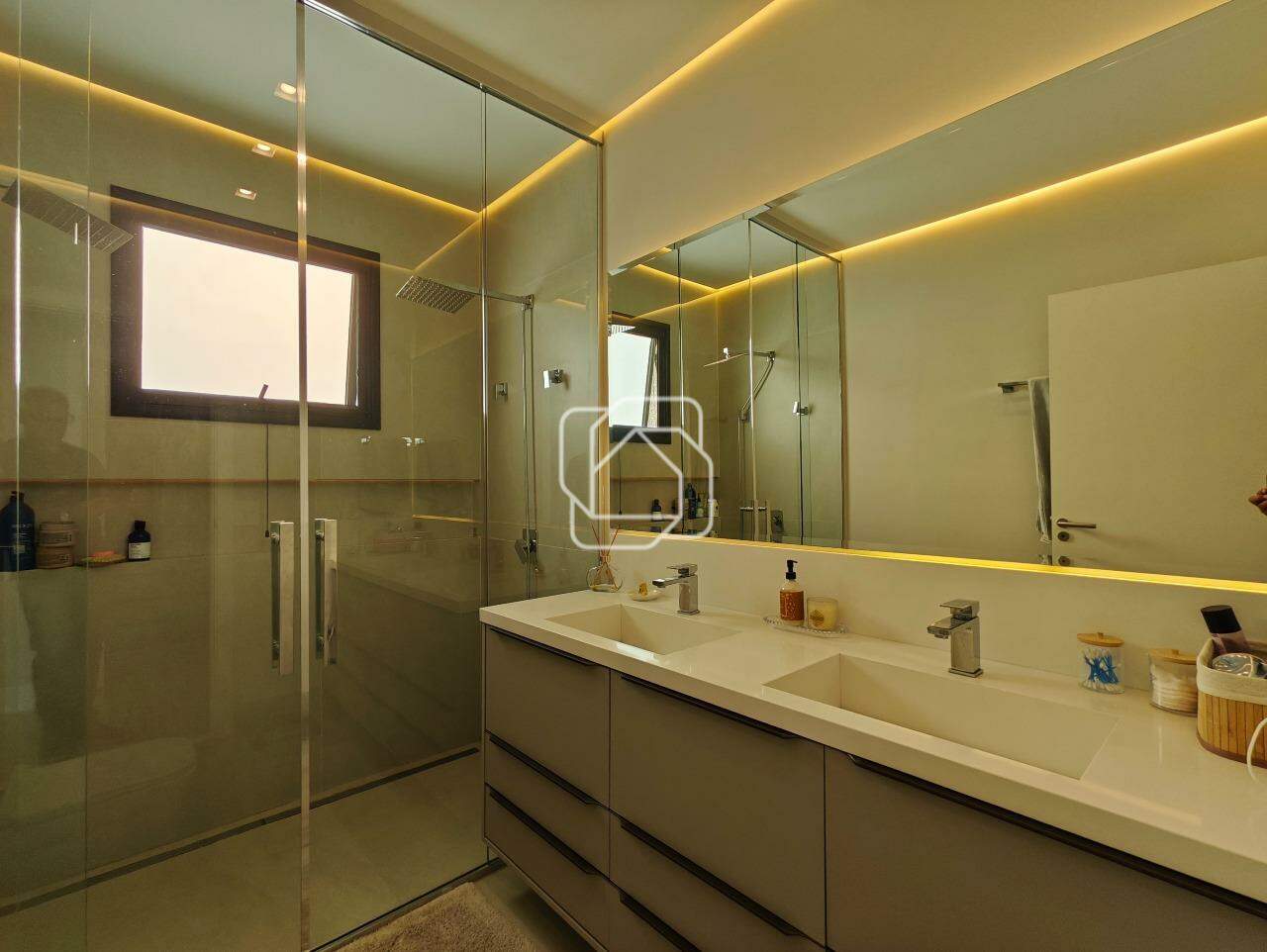 Casa de Condomínio à venda em Indaiatuba - SP - Jardins do Golfe Residencial Indaiatuba: Banheiro