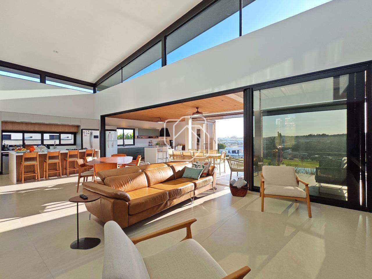 Casa de Condomínio à venda em Indaiatuba - SP - Jardins do Golfe Residencial Indaiatuba: Sala de estar