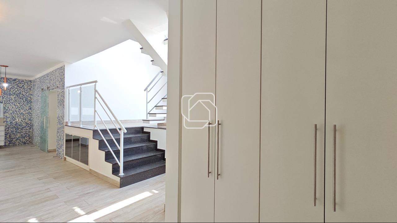 Casa de Condomínio para aluguel em Indaiatuba - SP - Jardim dos Lagos: Corredor