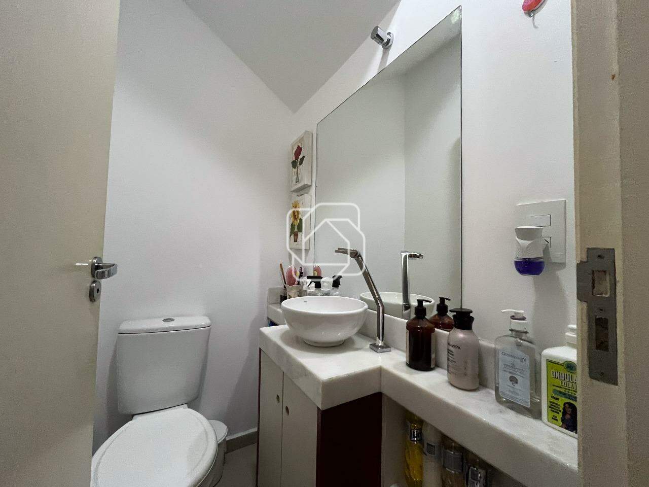 Casa de Condomínio à venda em Salto - SP - Village Moutonnée: Lavabo