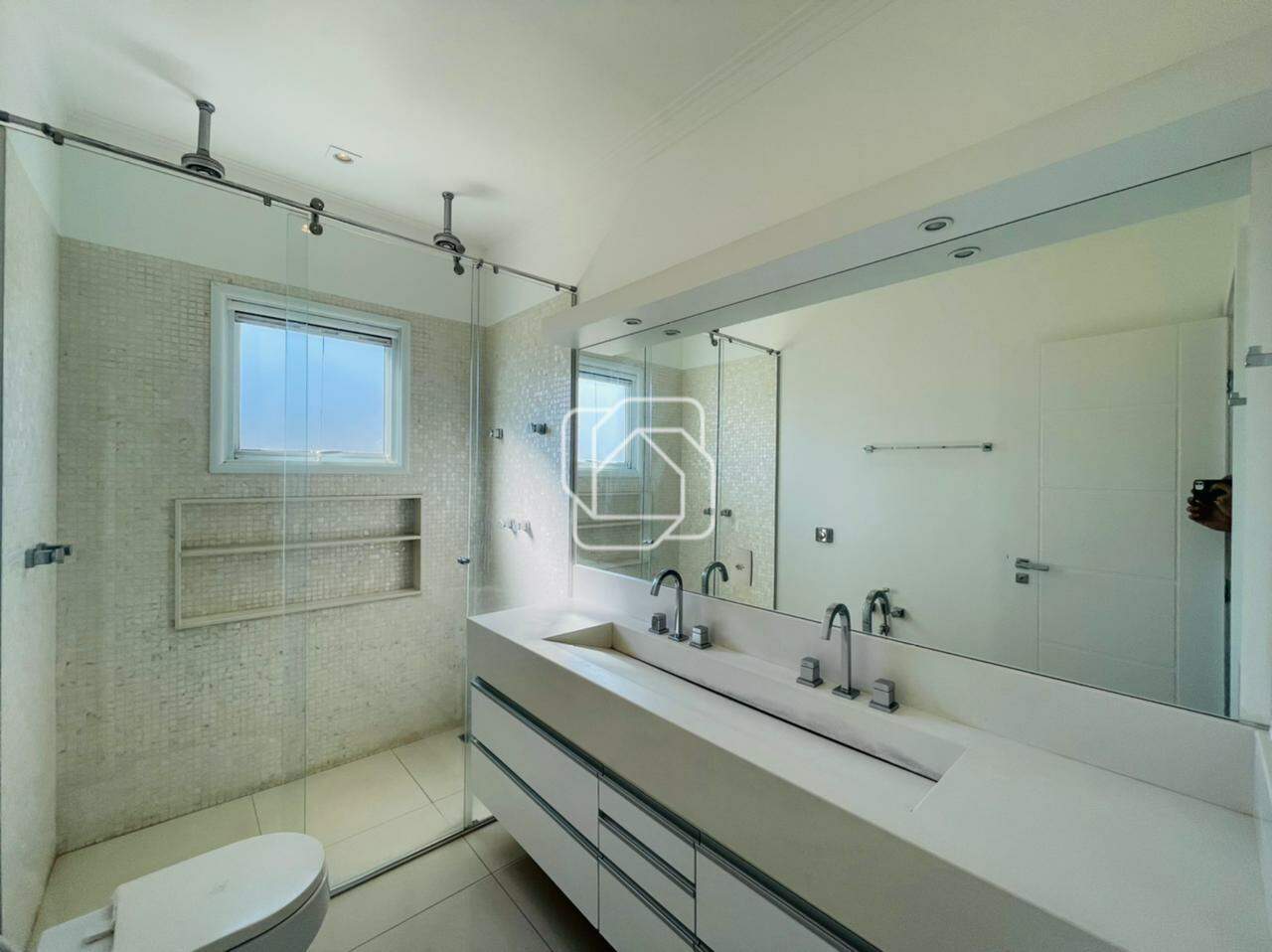 Casa de Condomínio à venda em Indaiatuba - SP - Jardim Vila Paradiso: Banheiro