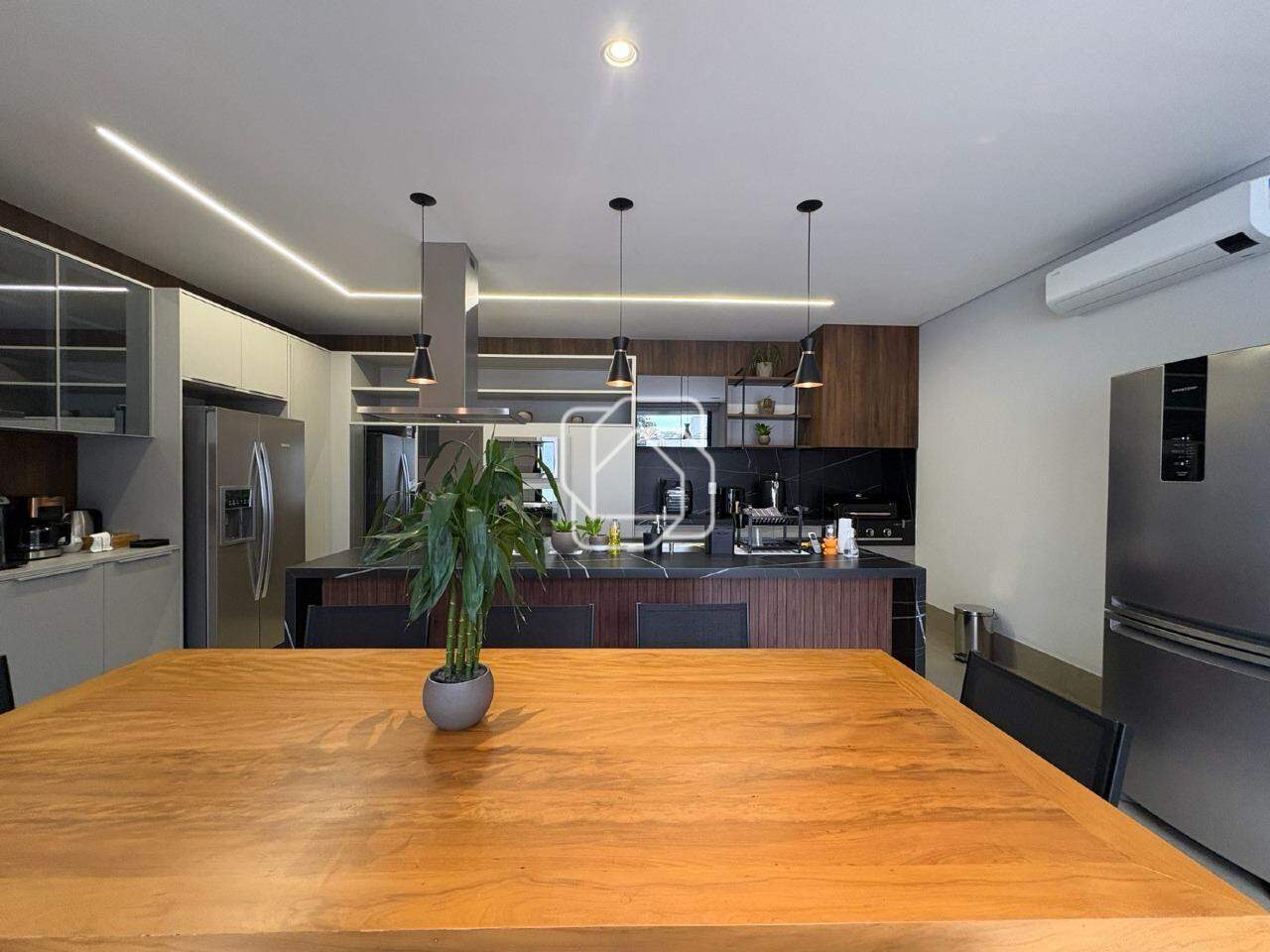 Casa de Condomínio para aluguel em Indaiatuba - SP - Residencial Duas Marias: Cozinha e Gourmet Integrada