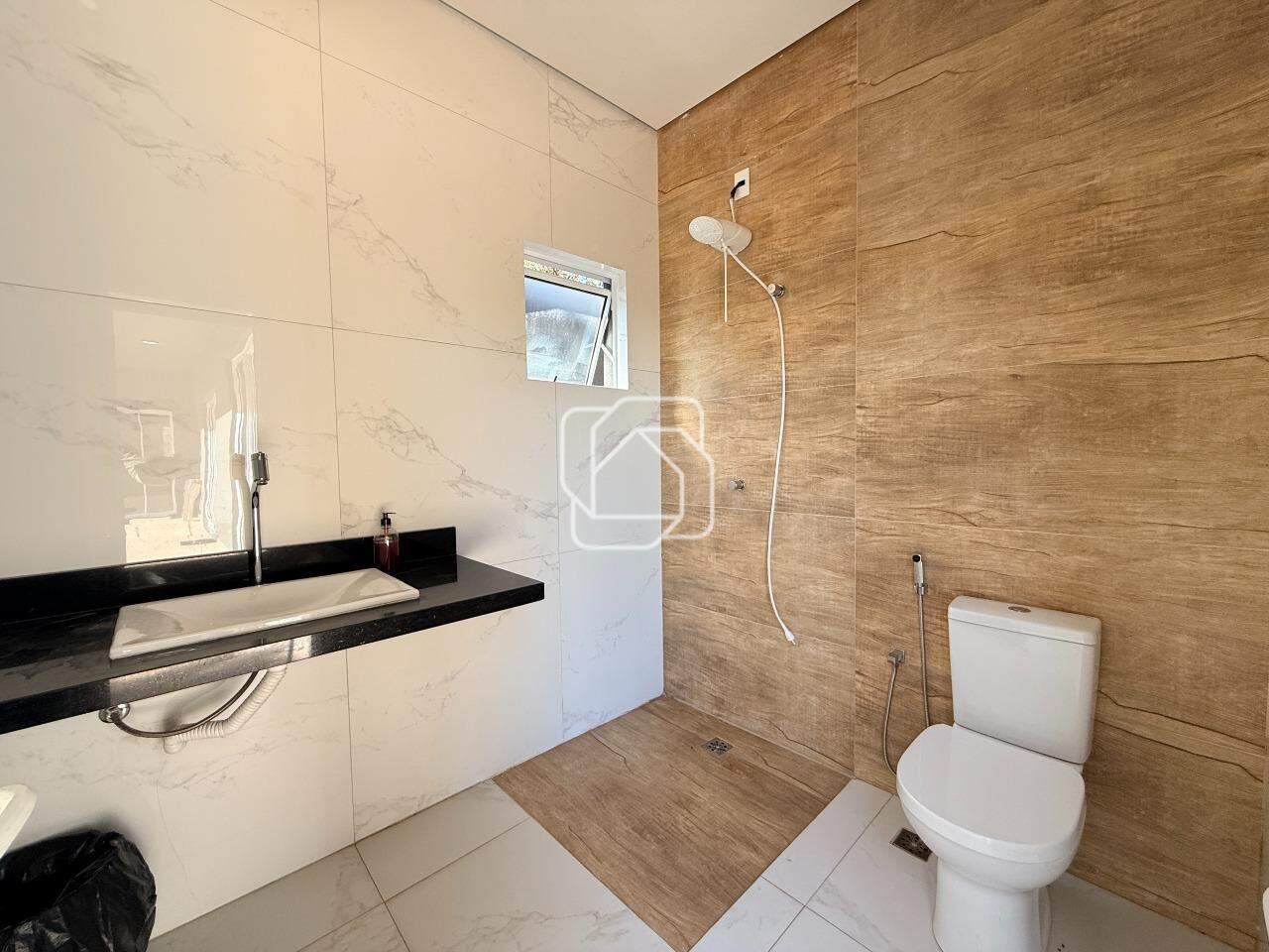 Casa de Condomínio à venda em Indaiatuba - SP - Residencial Milano: Banheiro
