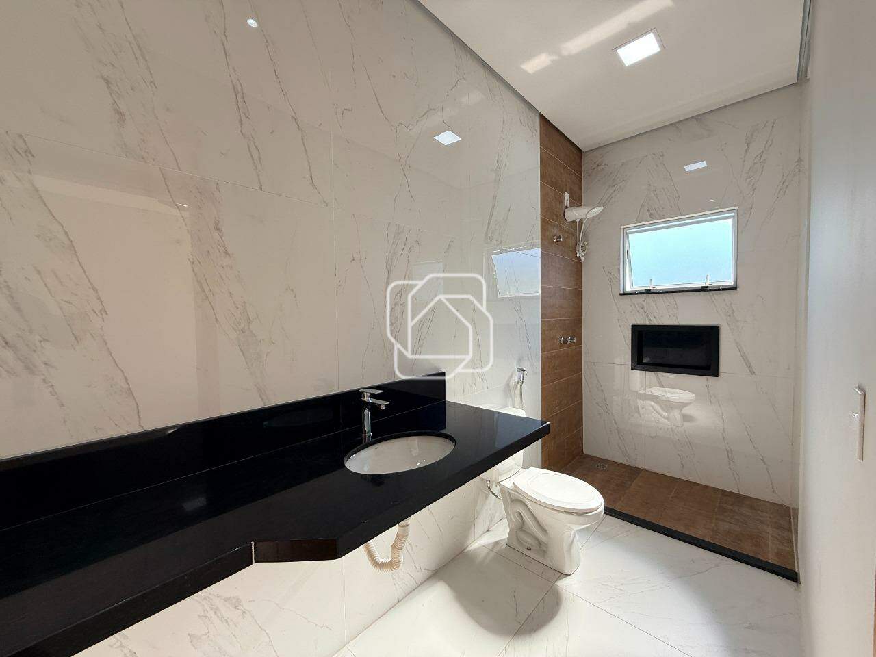 Casa de Condomínio à venda em Indaiatuba - SP - Residencial Milano: Banheiro
